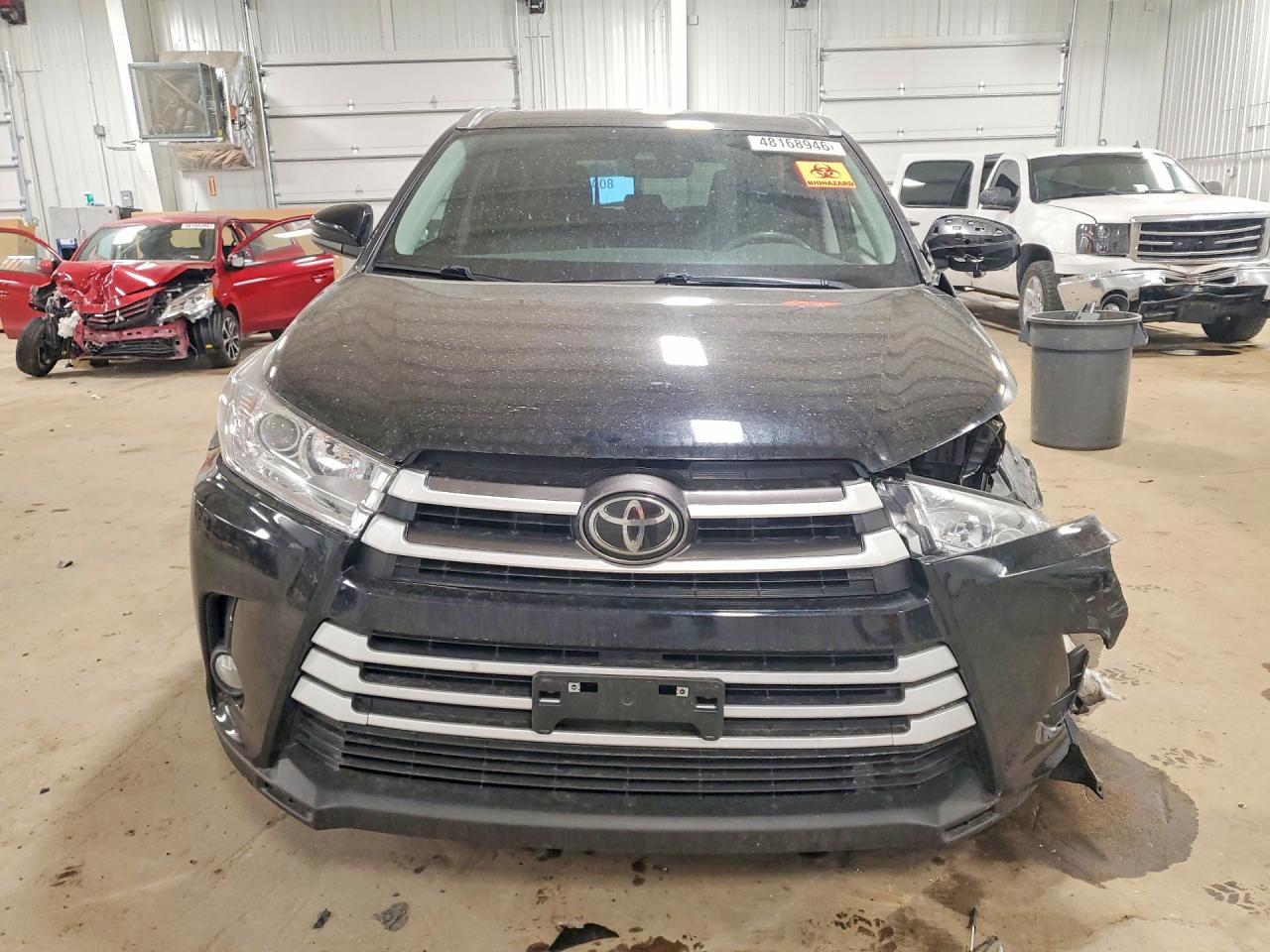2017 TOYOTA HIGHLANDER XLE photo 5