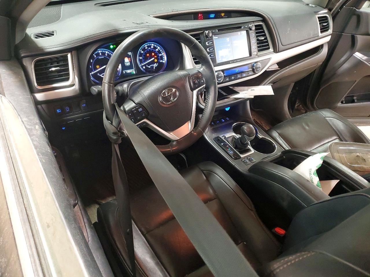 2017 TOYOTA HIGHLANDER XLE photo 8