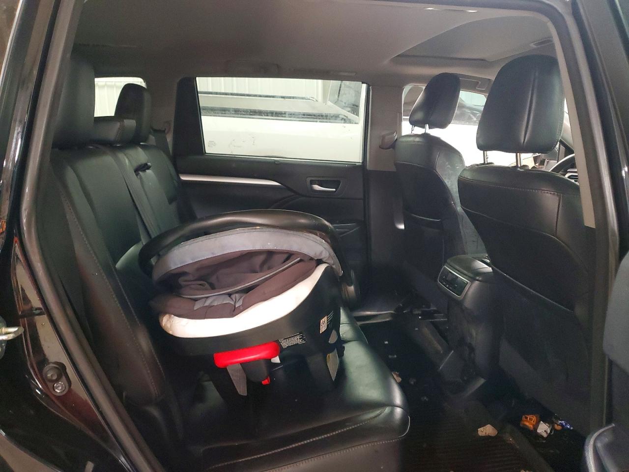 2017 TOYOTA HIGHLANDER XLE photo 11