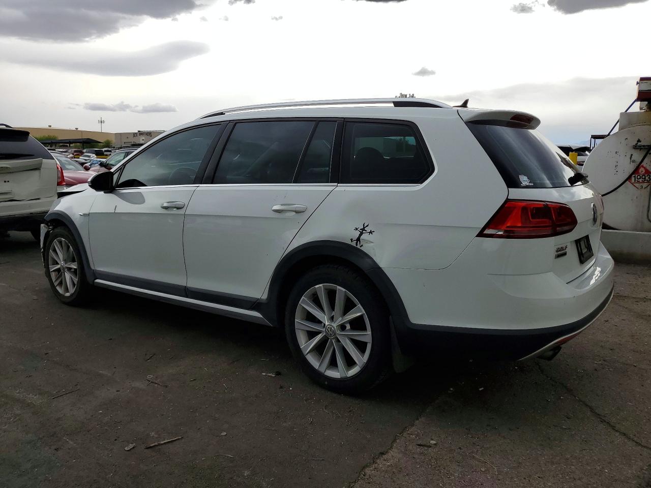 2017 VOLKSWAGEN GOLF ALLTRACK S photo 4