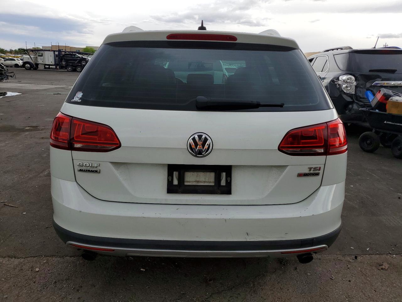 2017 VOLKSWAGEN GOLF ALLTRACK S photo 16