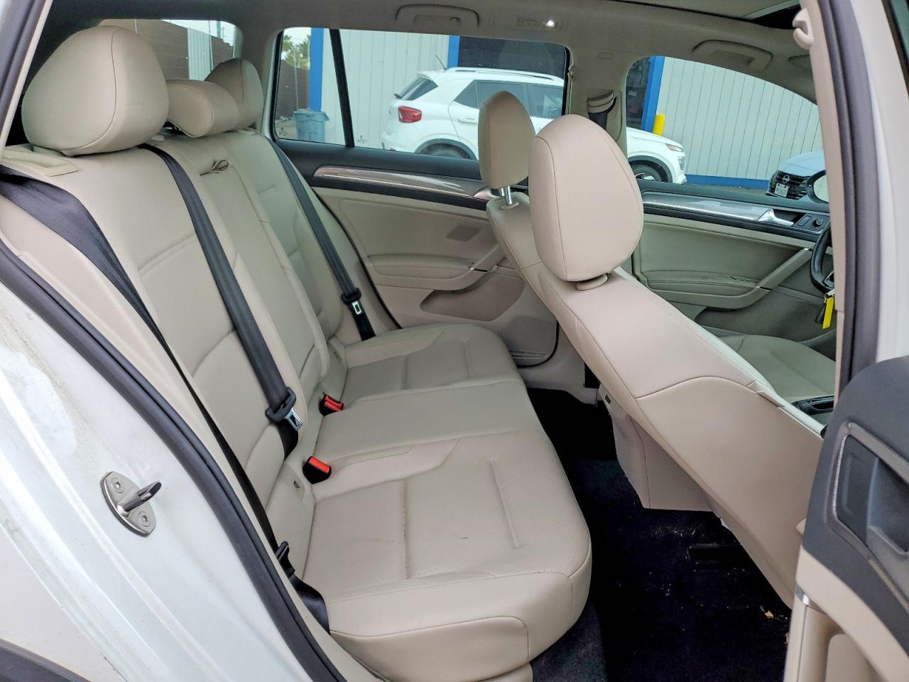 2017 VOLKSWAGEN GOLF ALLTRACK S photo 28