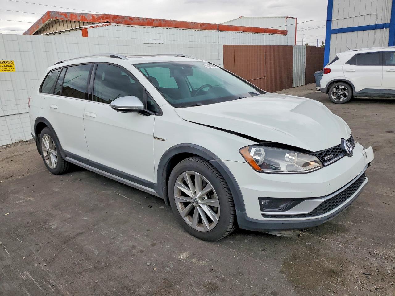 2017 VOLKSWAGEN GOLF ALLTRACK S photo 10