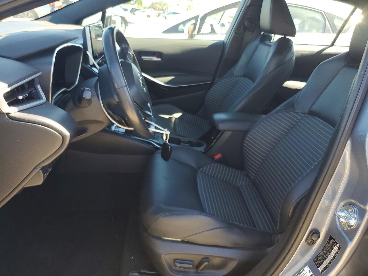 2023 TOYOTA COROLLA XSE photo 13