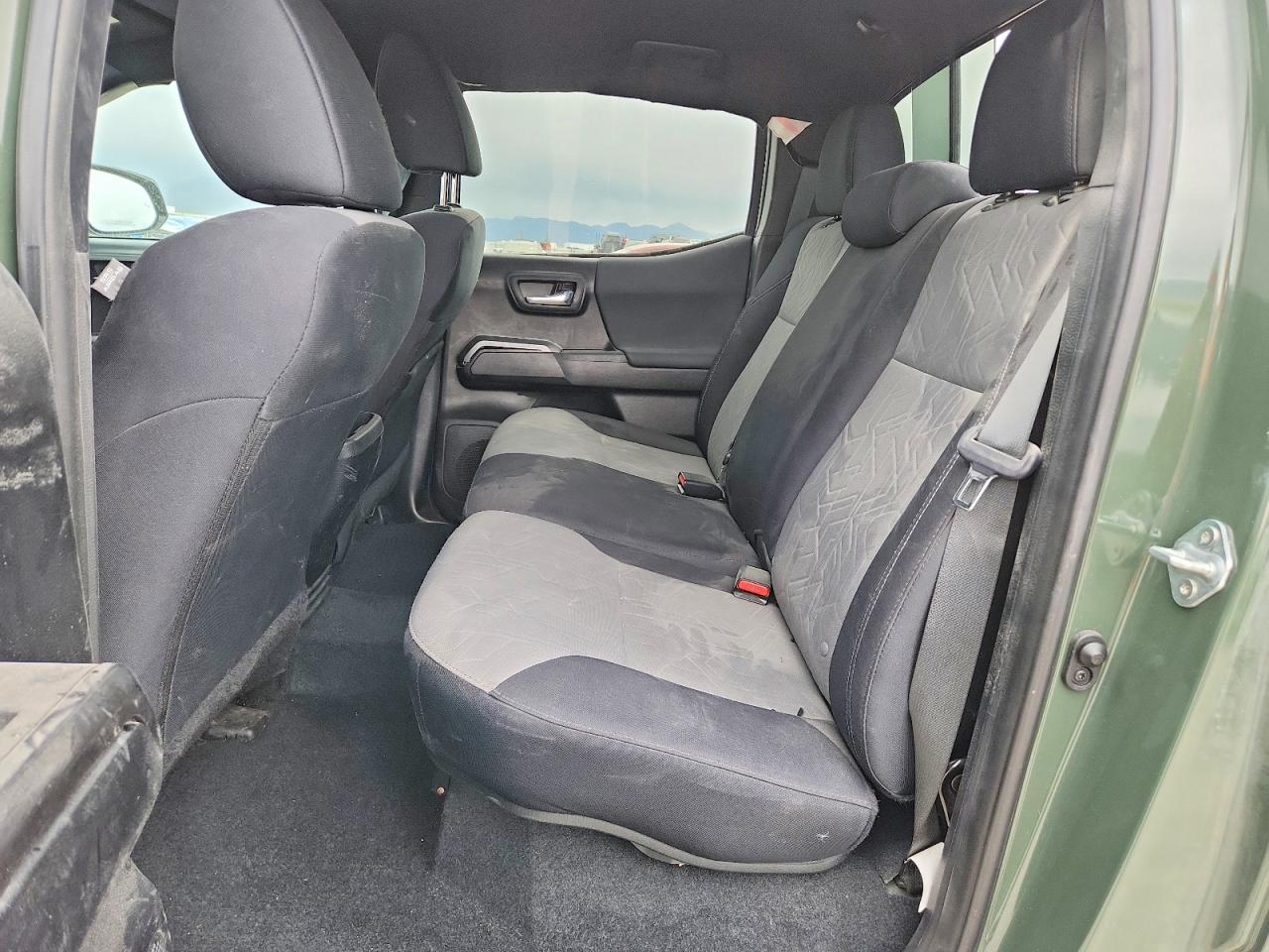 2022 TOYOTA TACOMA TRD OFF-ROAD photo 10