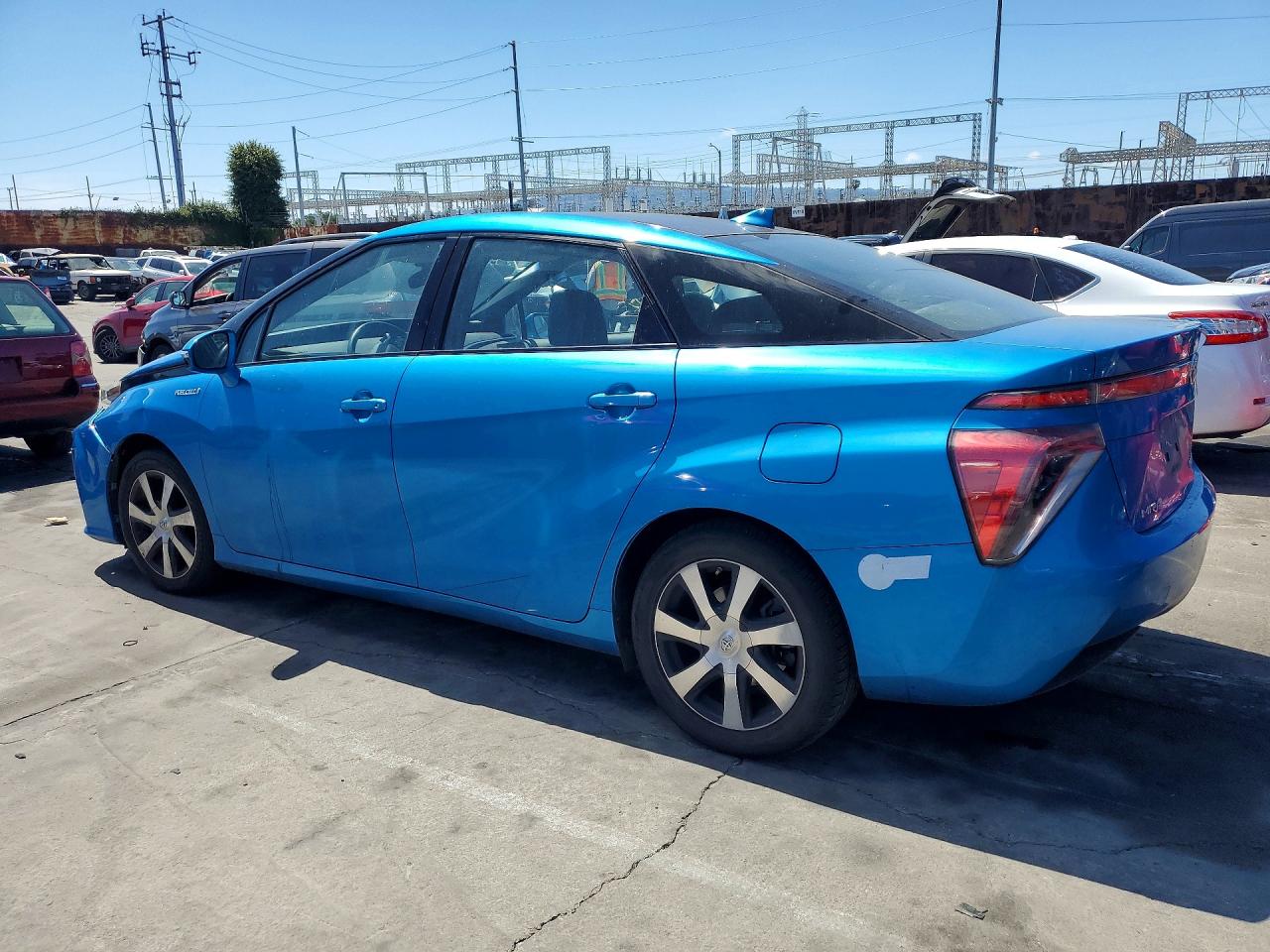 2017 TOYOTA MIRAI BASE photo 4