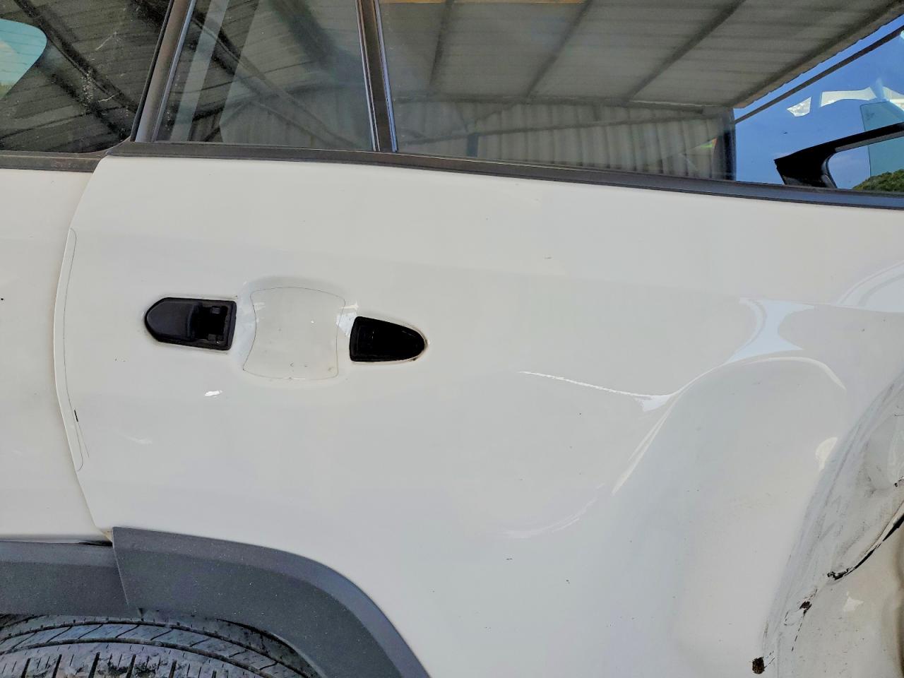 2019 TOYOTA RAV4 LE photo 10