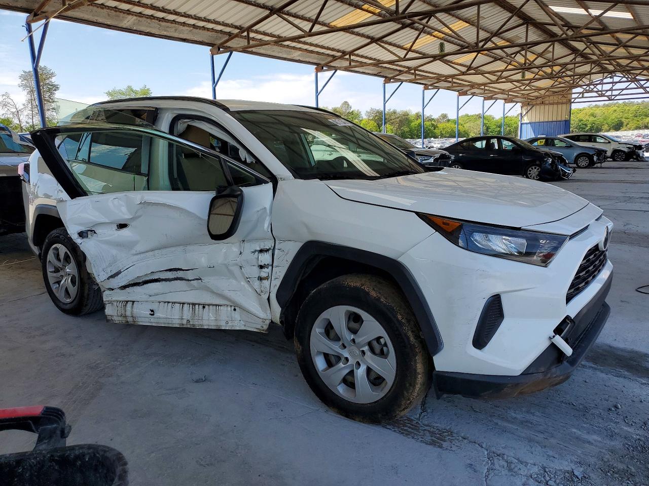 2019 TOYOTA RAV4 LE photo 4