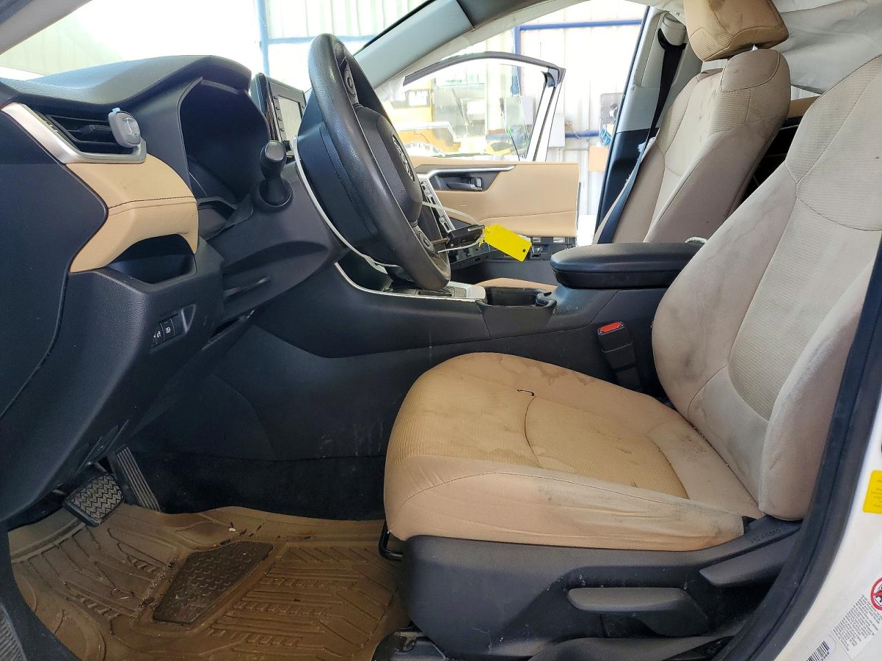 2019 TOYOTA RAV4 LE photo 7