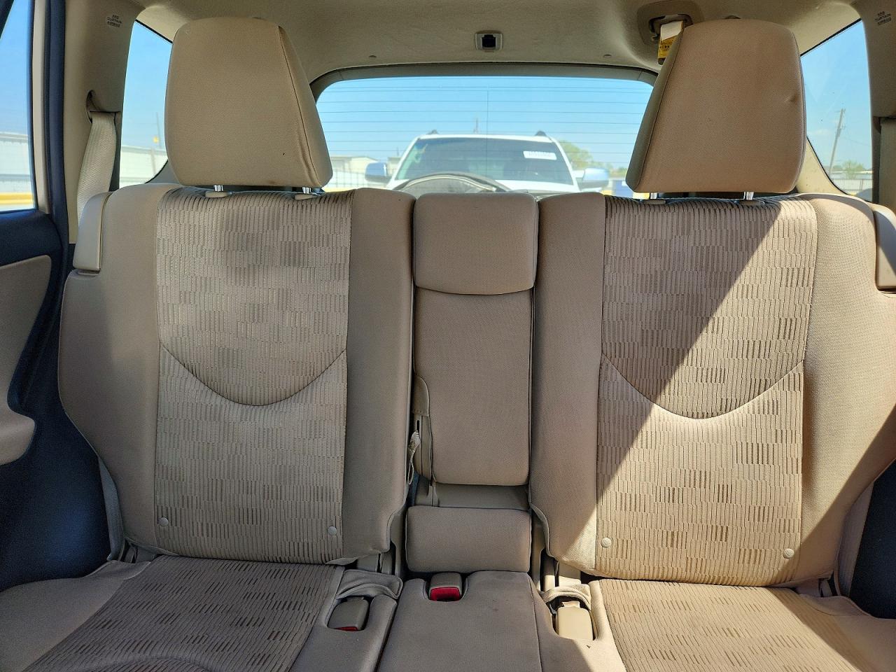 2012 TOYOTA RAV4 BASE photo 10