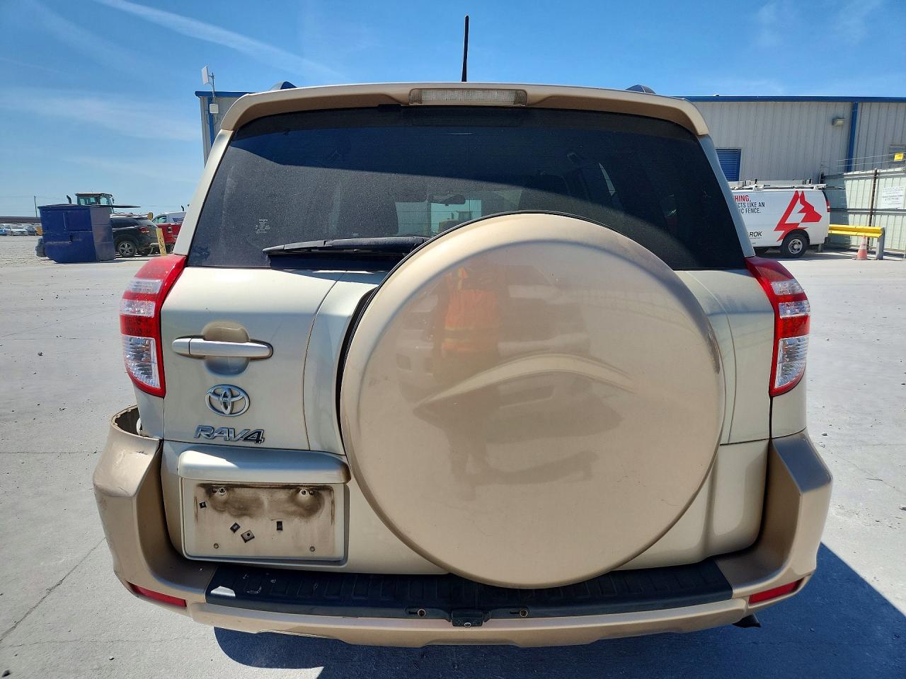 2012 TOYOTA RAV4 BASE photo 6