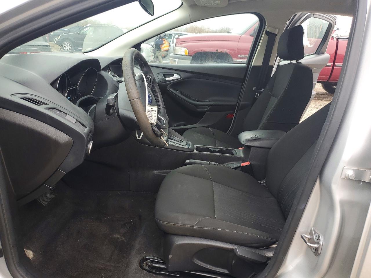 2018 FORD FOCUS SE photo 19