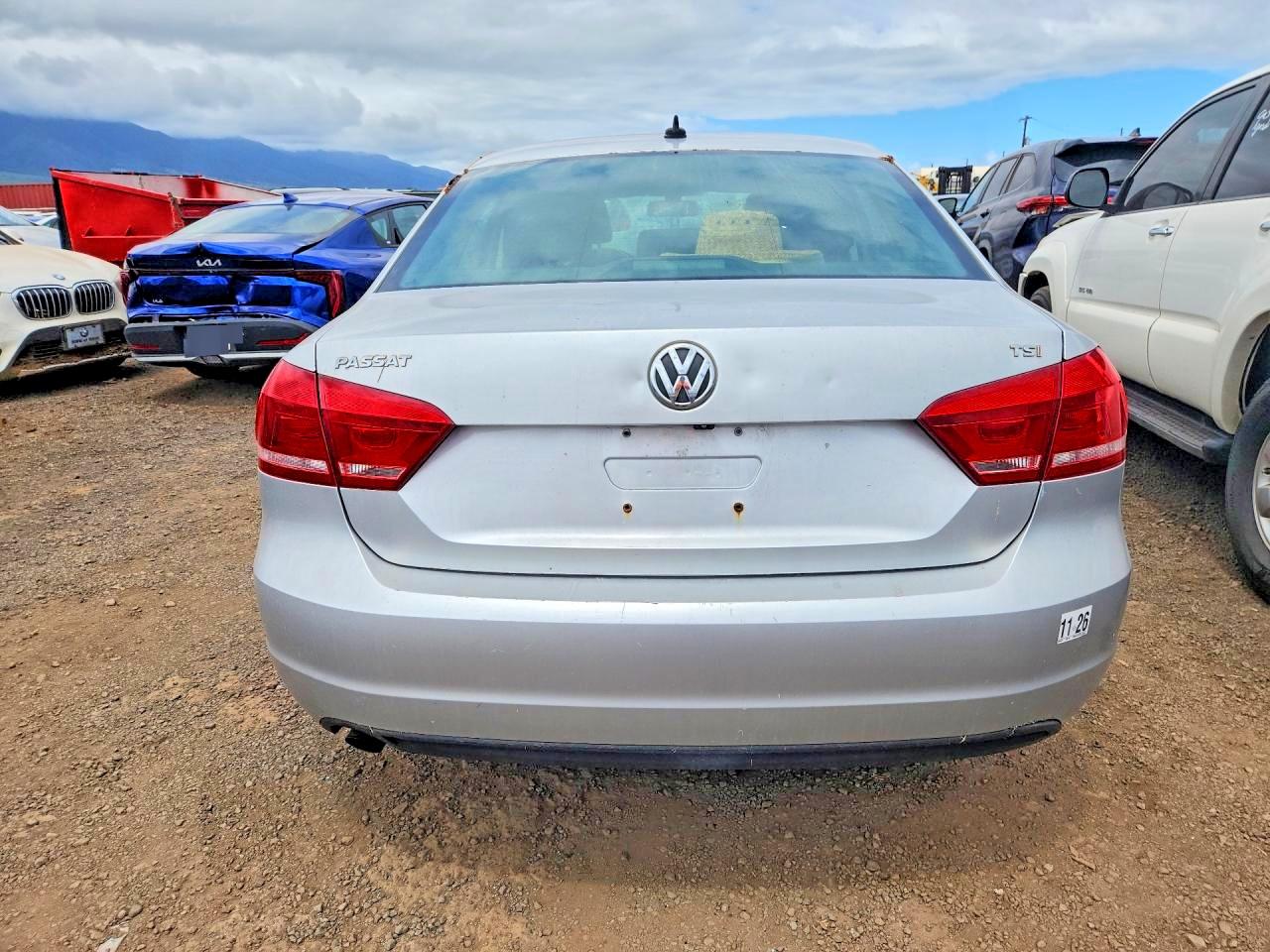 2015 VOLKSWAGEN PASSAT S photo 16