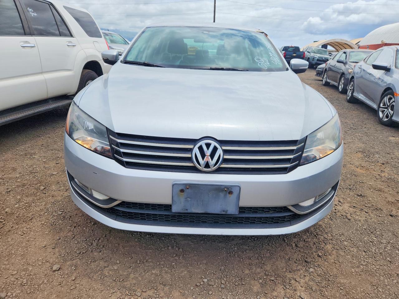2015 VOLKSWAGEN PASSAT S photo 13