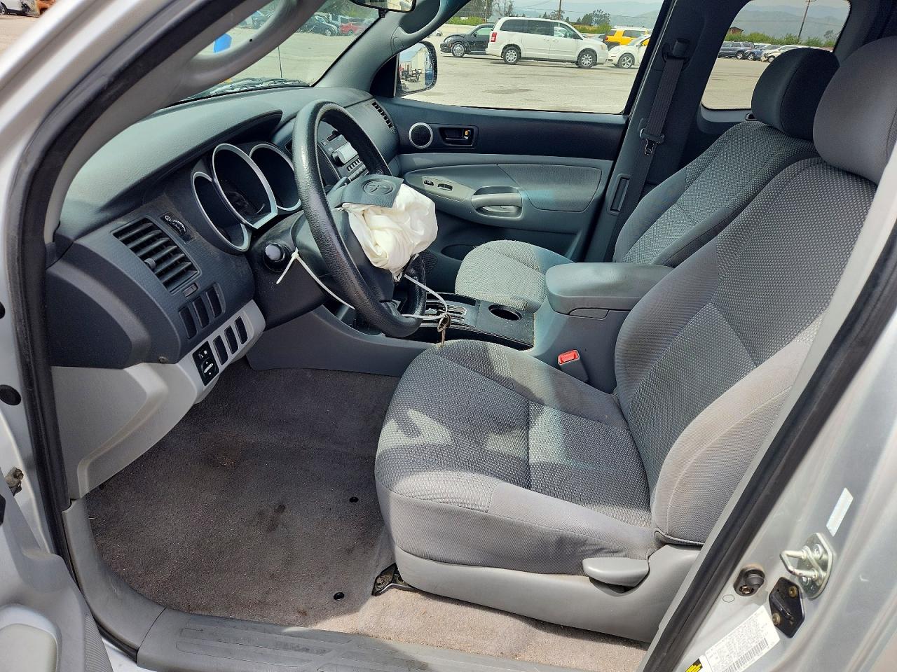 2006 TOYOTA TACOMA BASE photo 13