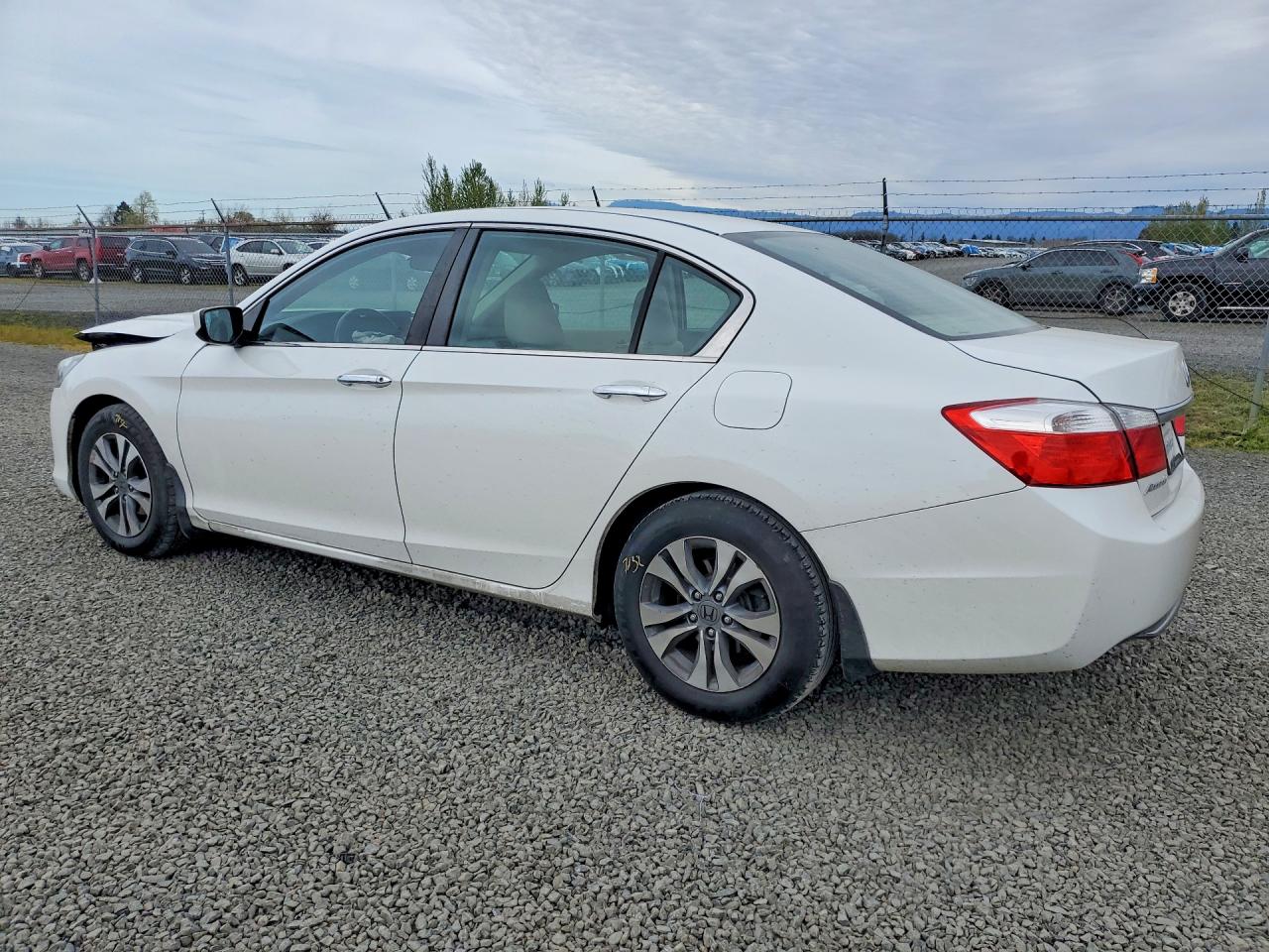 2015 HONDA ACCORD LX photo 3
