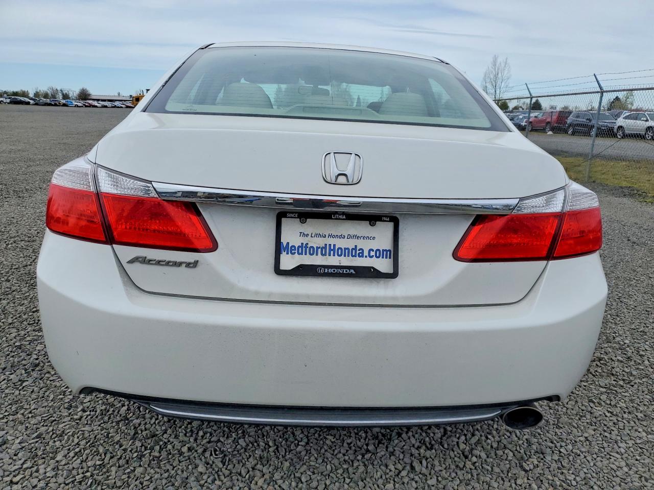 2015 HONDA ACCORD LX photo 11