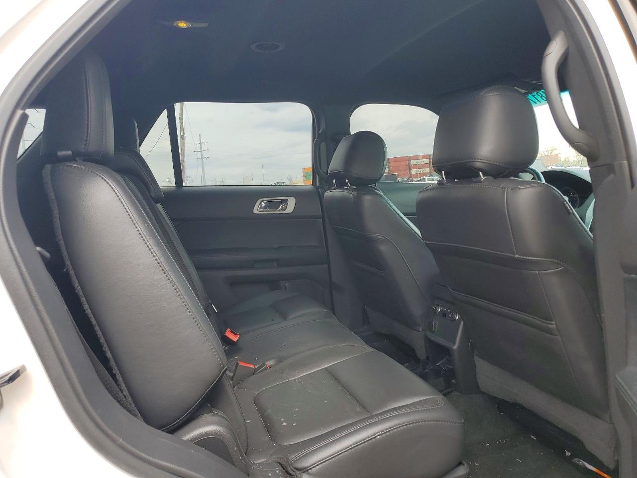 2015 FORD EXPLORER XLT photo 11
