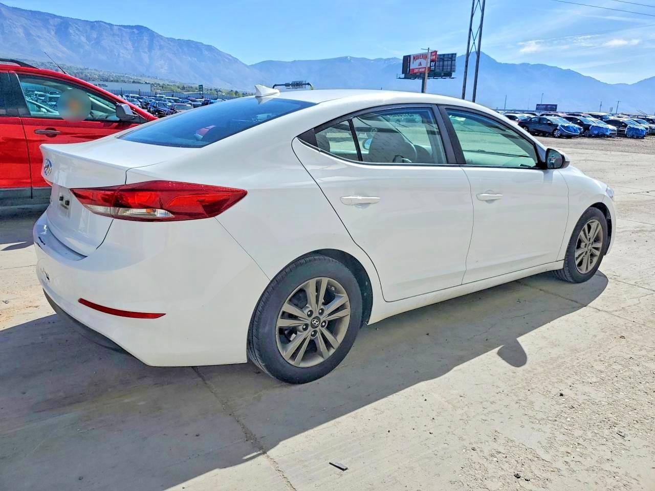2018 HYUNDAI ELANTRA SEL photo 5