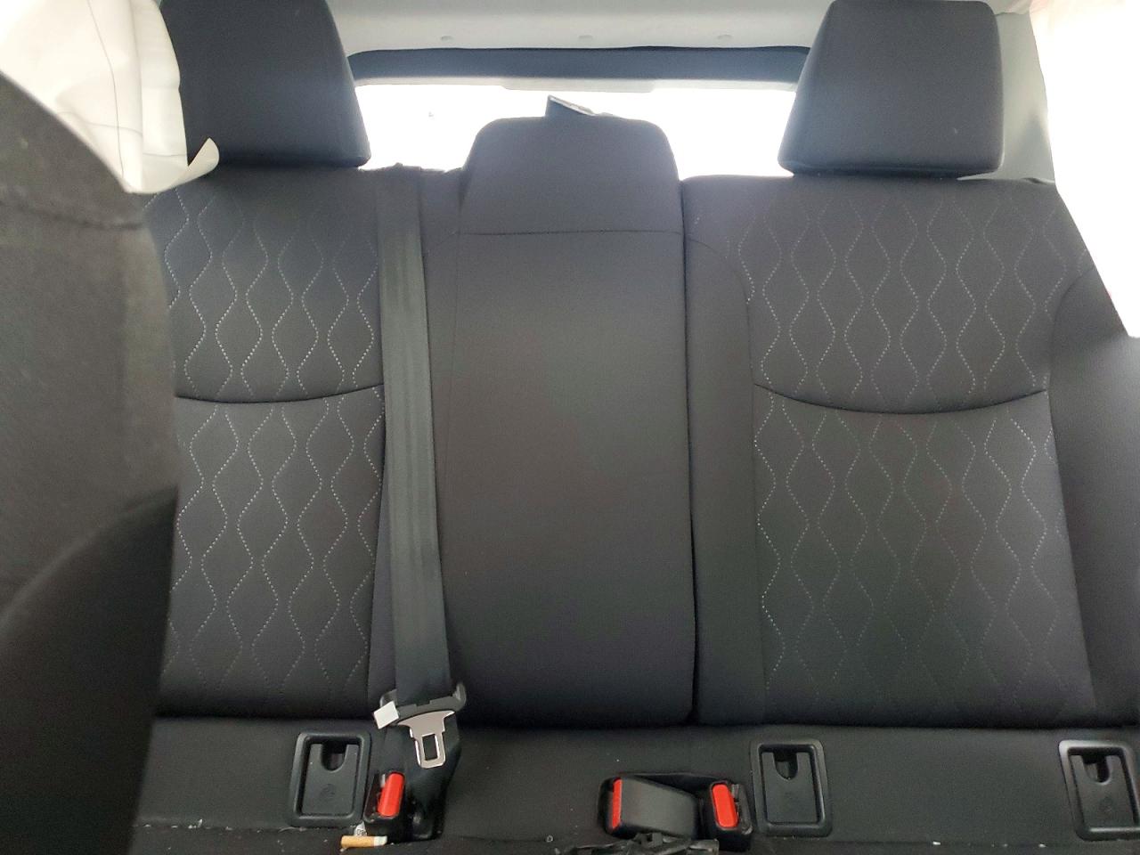 2024 TOYOTA COROLLA CROSS LE photo 19