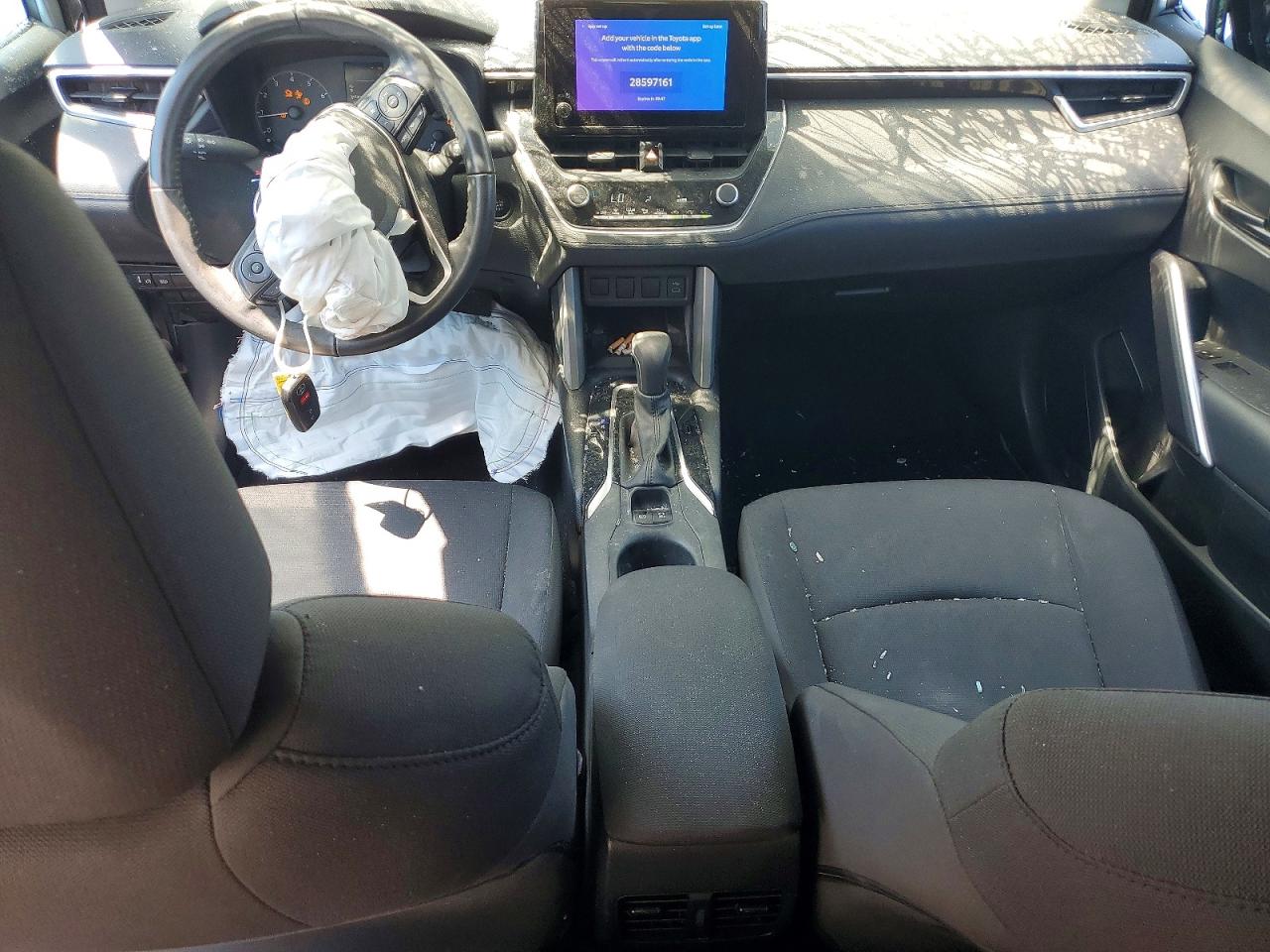 2024 TOYOTA COROLLA CROSS LE photo 15
