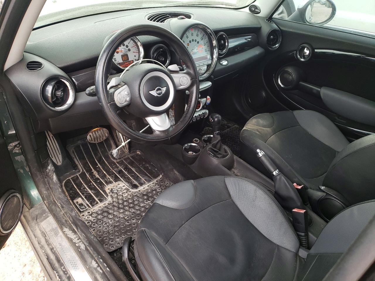 2010 MINI COOPER S photo 22