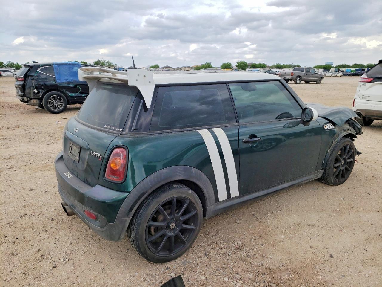 2010 MINI COOPER S photo 7
