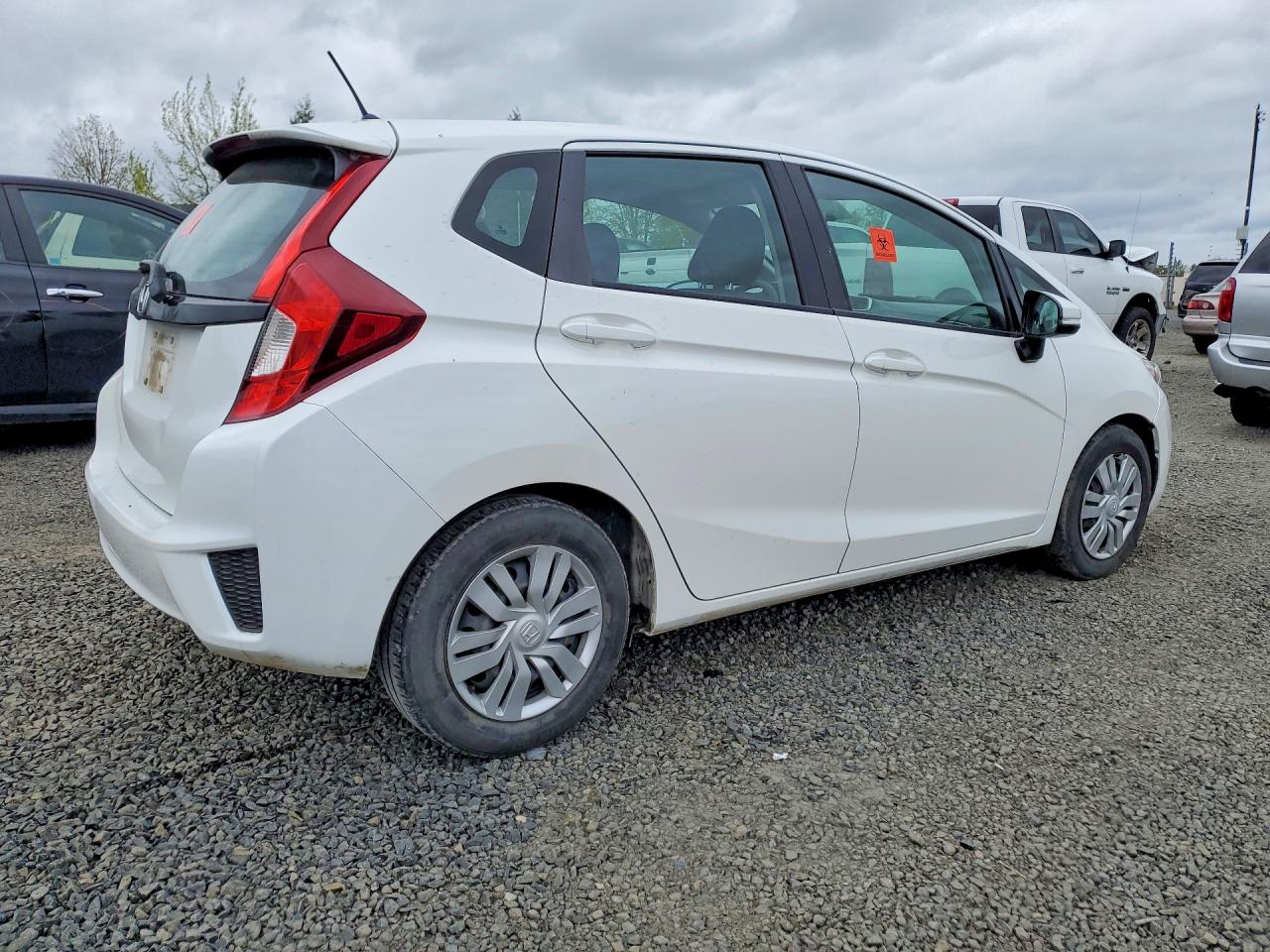 2015 HONDA FIT LX photo 5