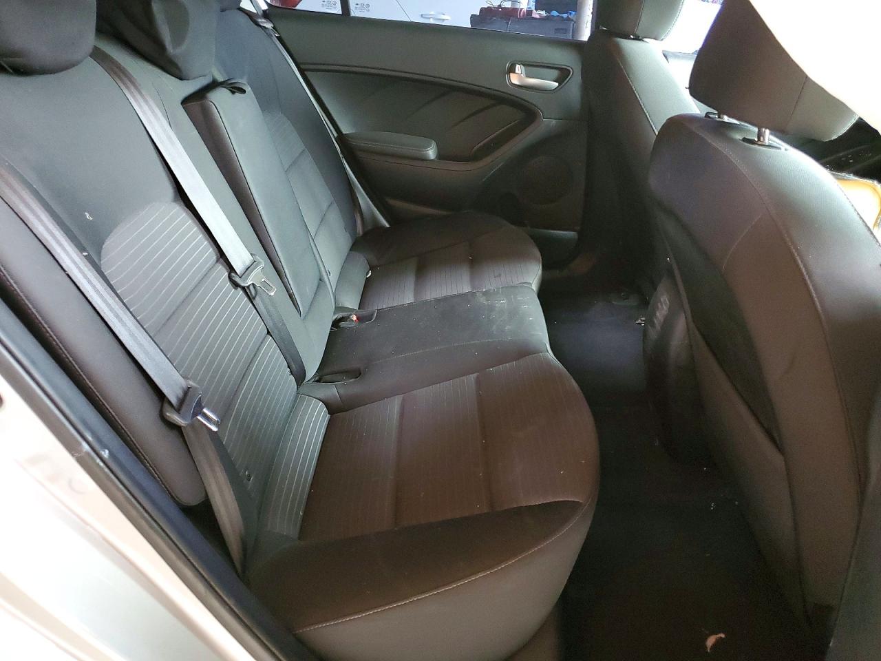 2017 KIA FORTE LX photo 28