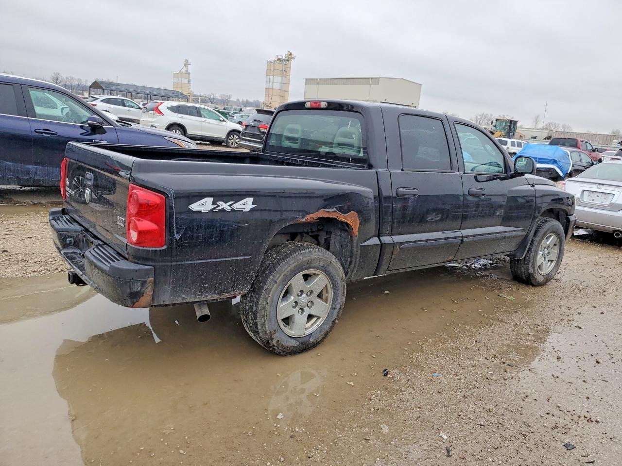 2005 DODGE DAKOTA QUAD SLT photo 3
