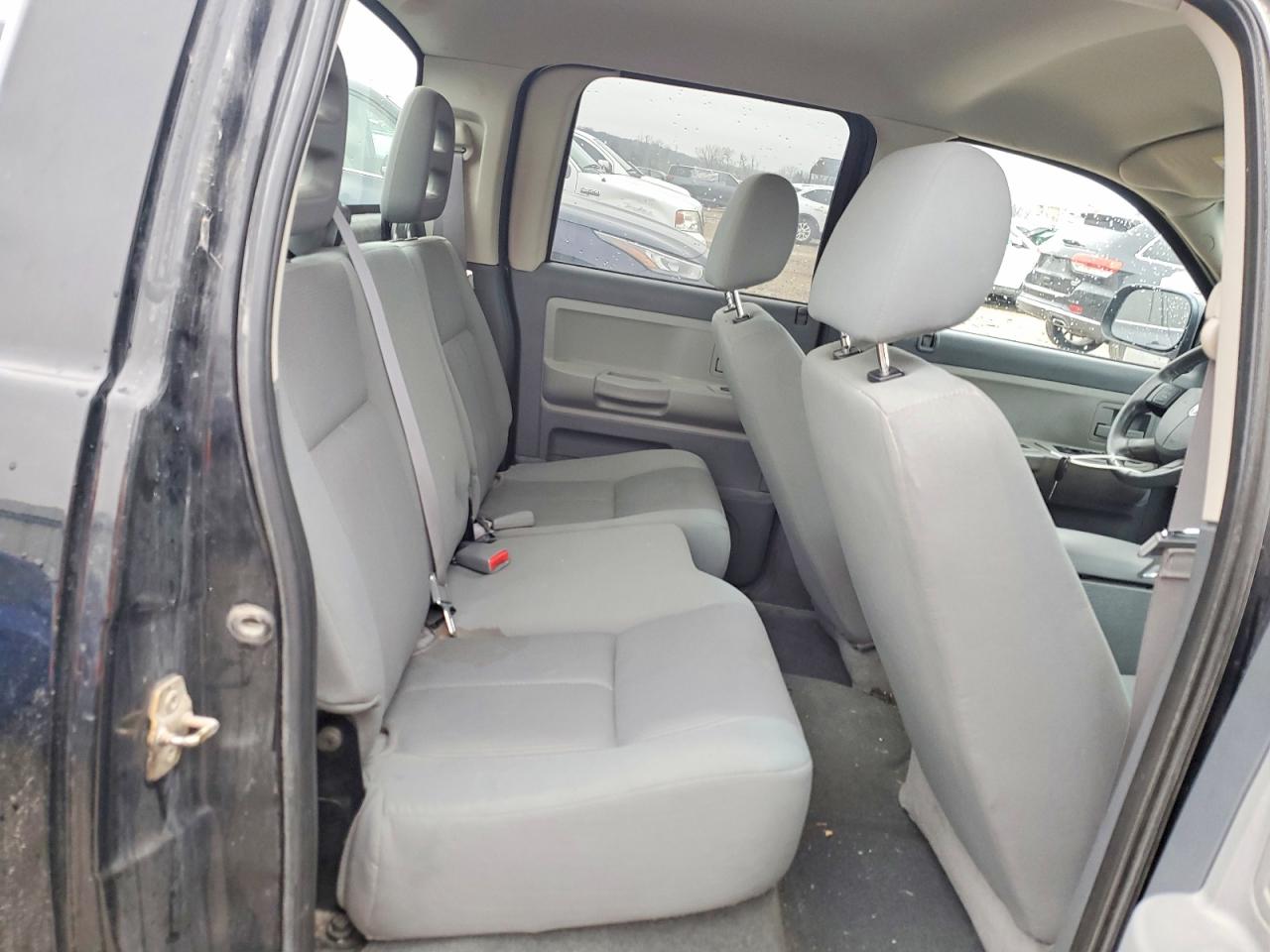 2005 DODGE DAKOTA QUAD SLT photo 10