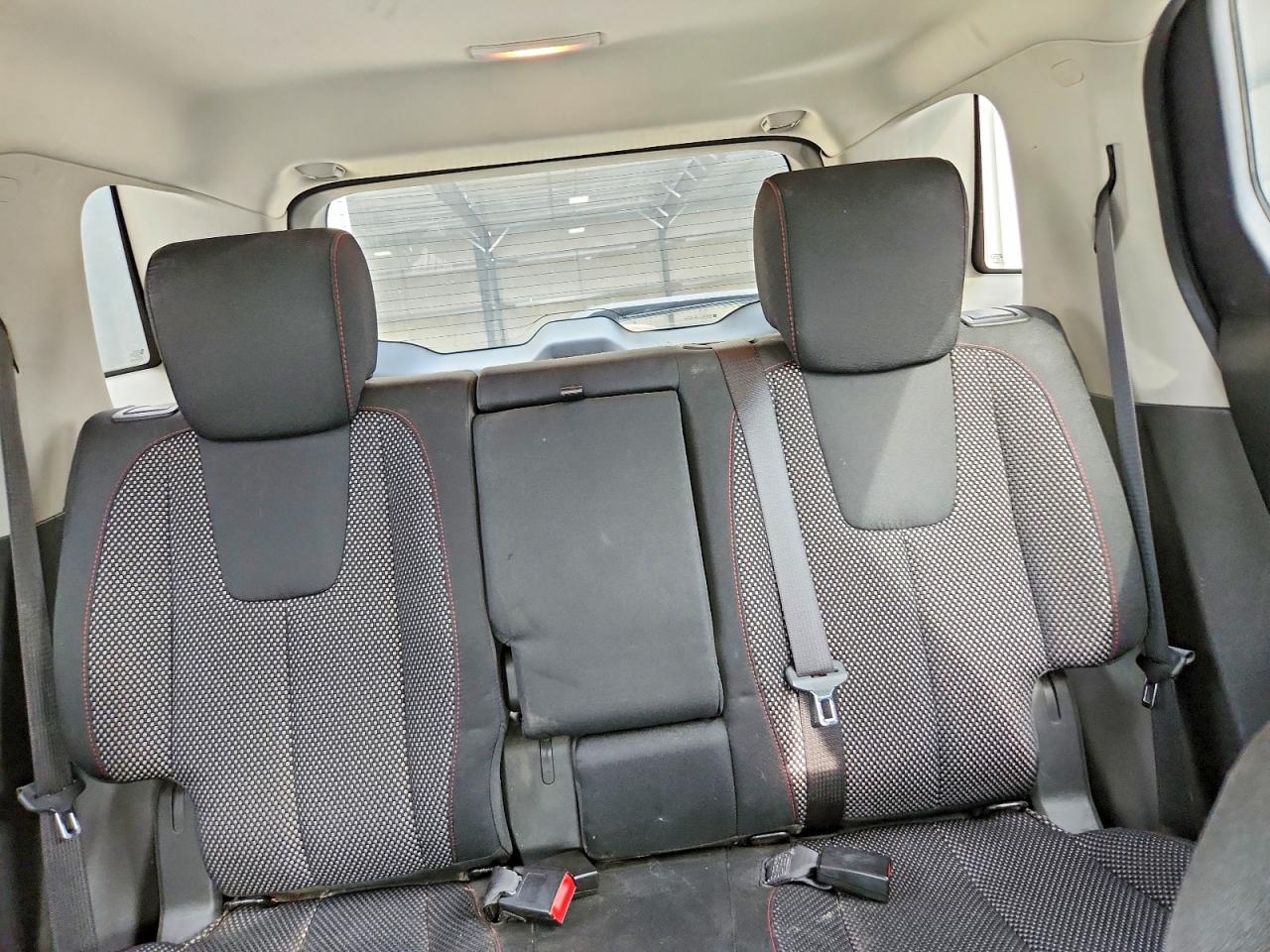 2011 GMC TERRAIN SLE photo 28