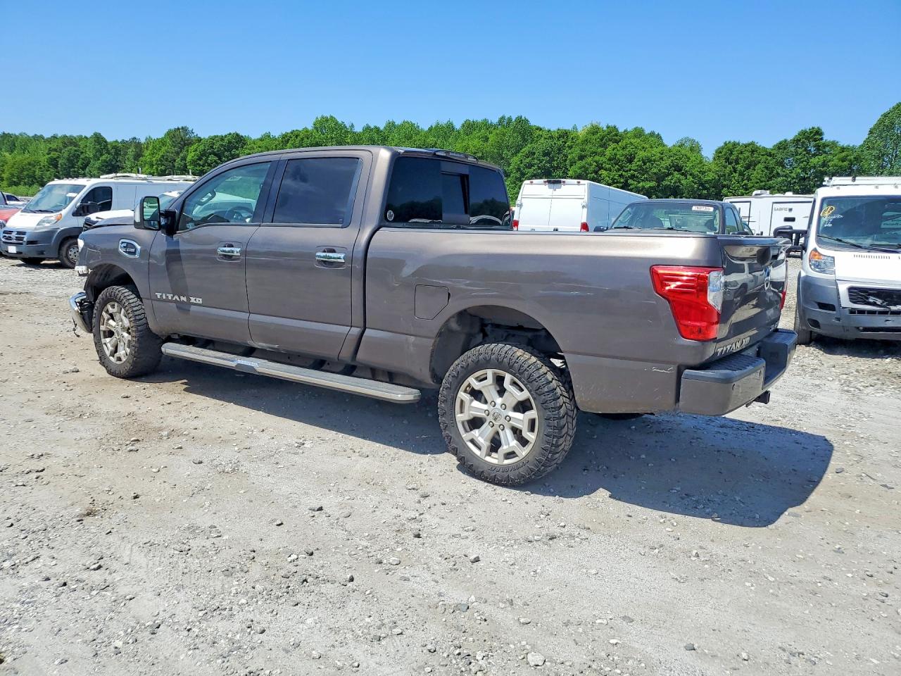 2016 NISSAN TITAN XD SL photo 2