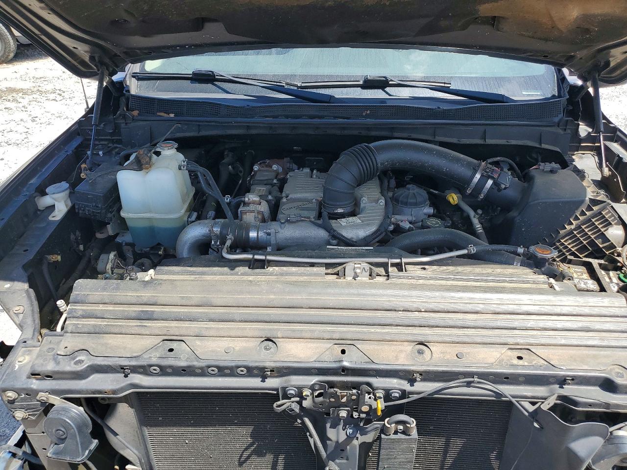 2016 NISSAN TITAN XD SL photo 11