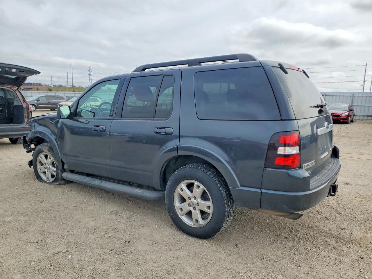 2010 FORD EXPLORER XLT photo 3