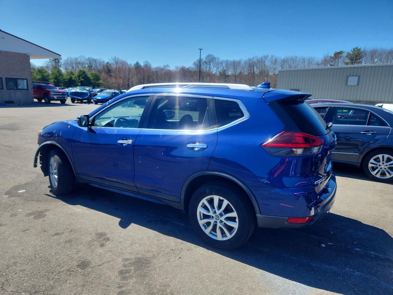 2019 NISSAN ROGUE SV photo 2