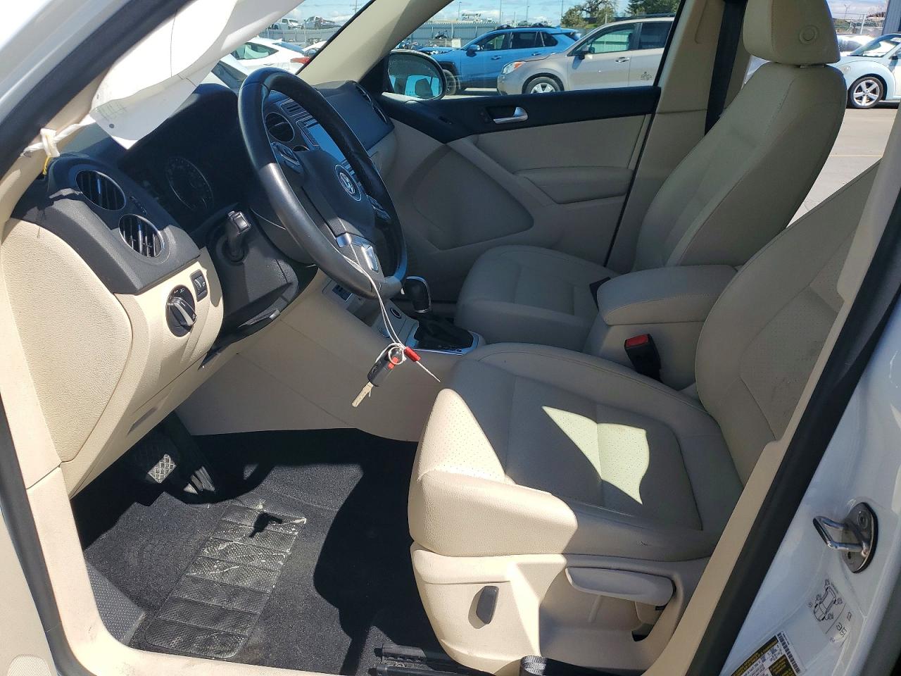 2017 VOLKSWAGEN TIGUAN S photo 7