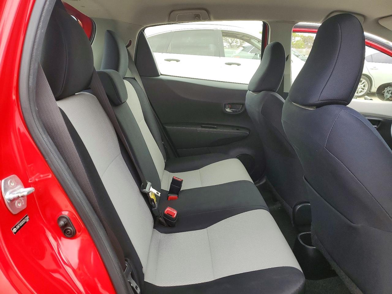 2012 TOYOTA YARIS 5-DOOR LE photo 19