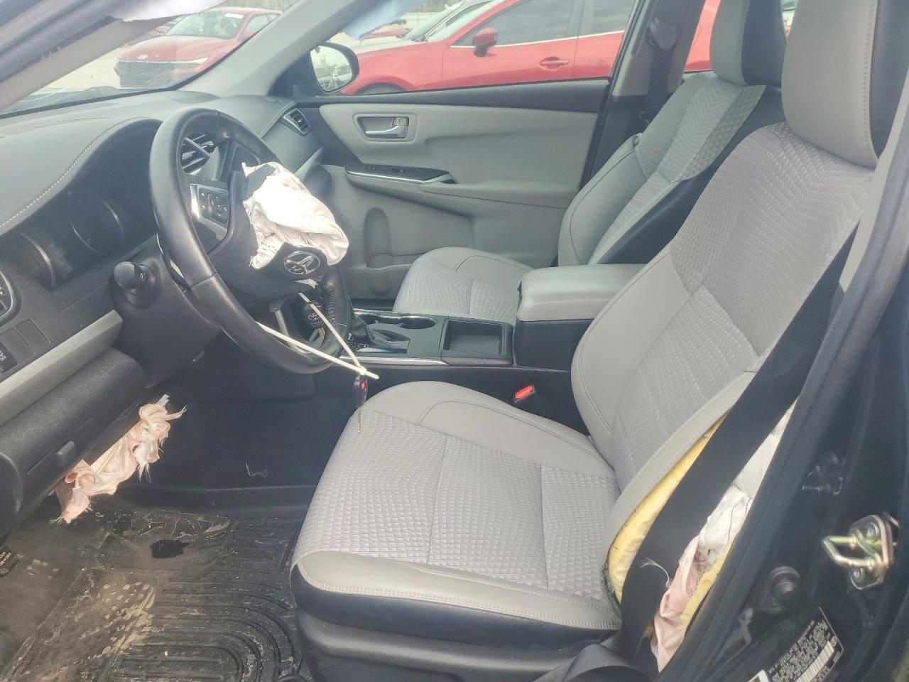 2015 TOYOTA CAMRY SE photo 19