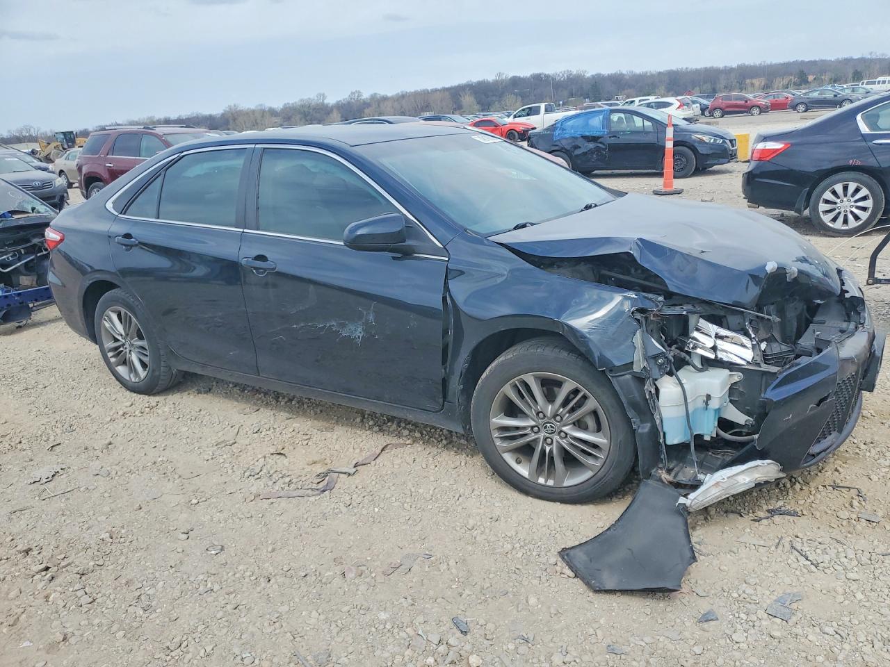 2015 TOYOTA CAMRY SE photo 10