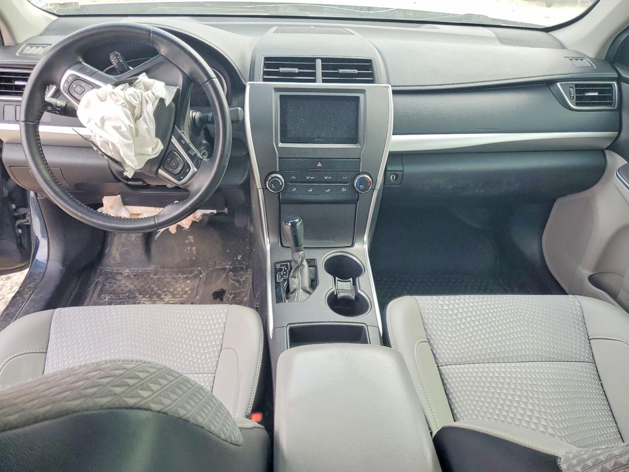 2015 TOYOTA CAMRY SE photo 22