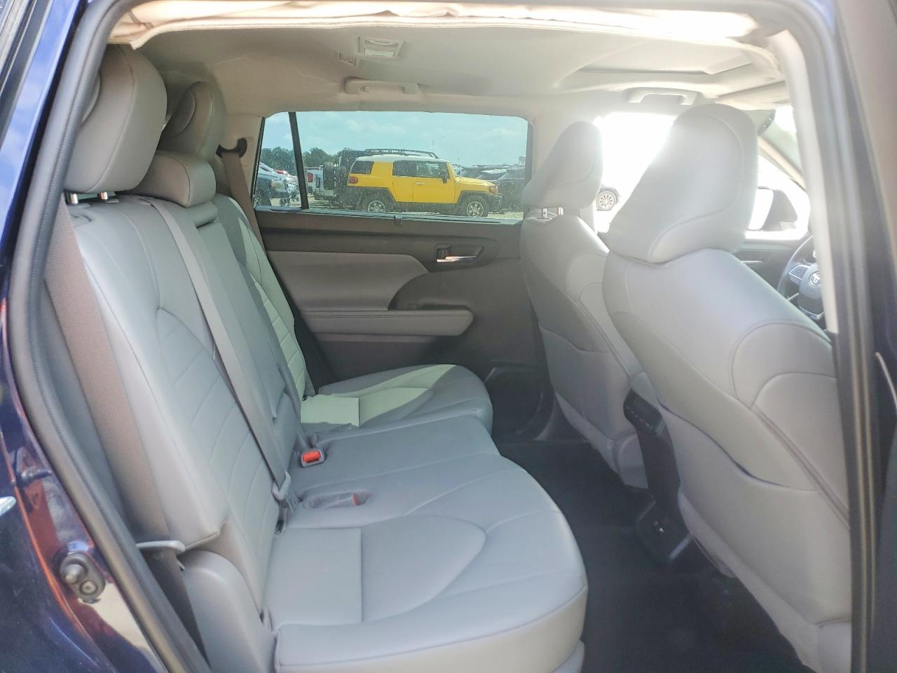 2020 TOYOTA HIGHLANDER HYBRID XLE photo 31