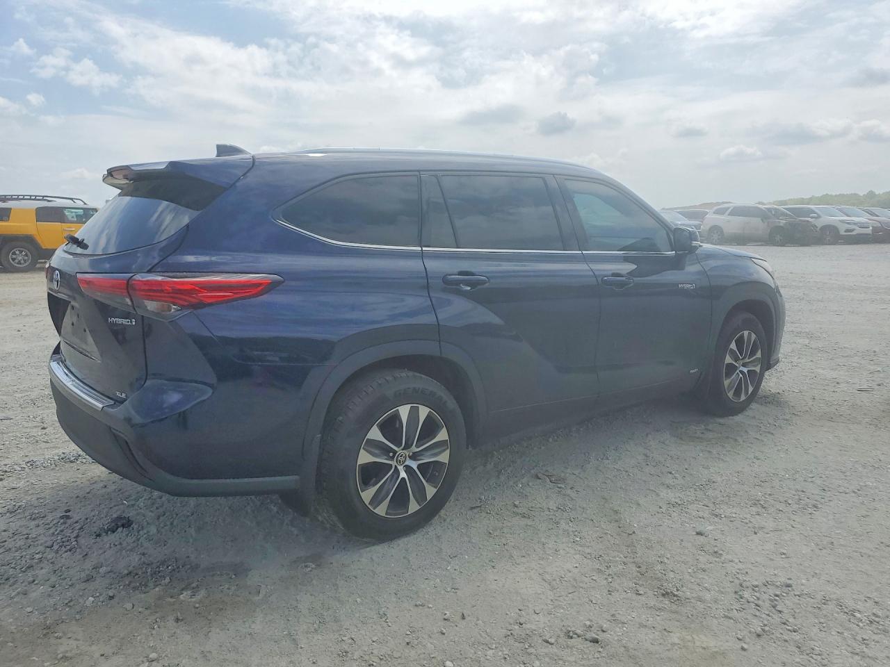 2020 TOYOTA HIGHLANDER HYBRID XLE photo 7