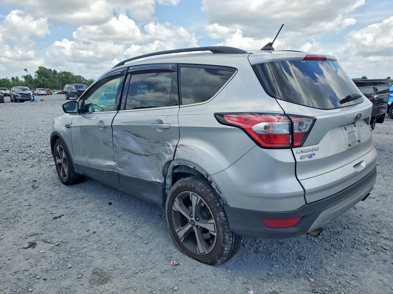 2018 FORD ESCAPE SEL photo 4