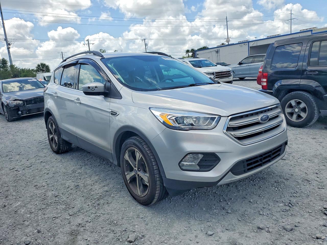 2018 FORD ESCAPE SEL photo 10