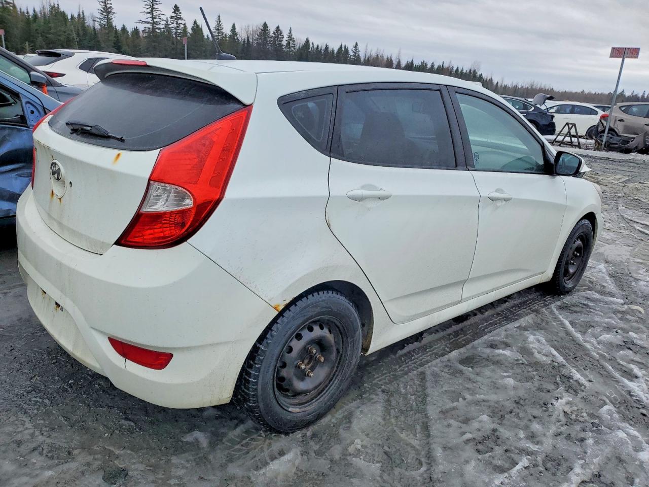 2016 HYUNDAI ACCENT SE photo 5