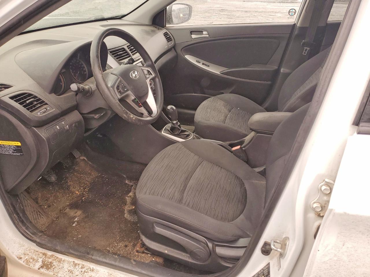 2016 HYUNDAI ACCENT SE photo 13