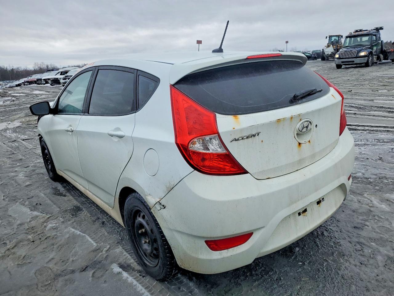 2016 HYUNDAI ACCENT SE photo 3