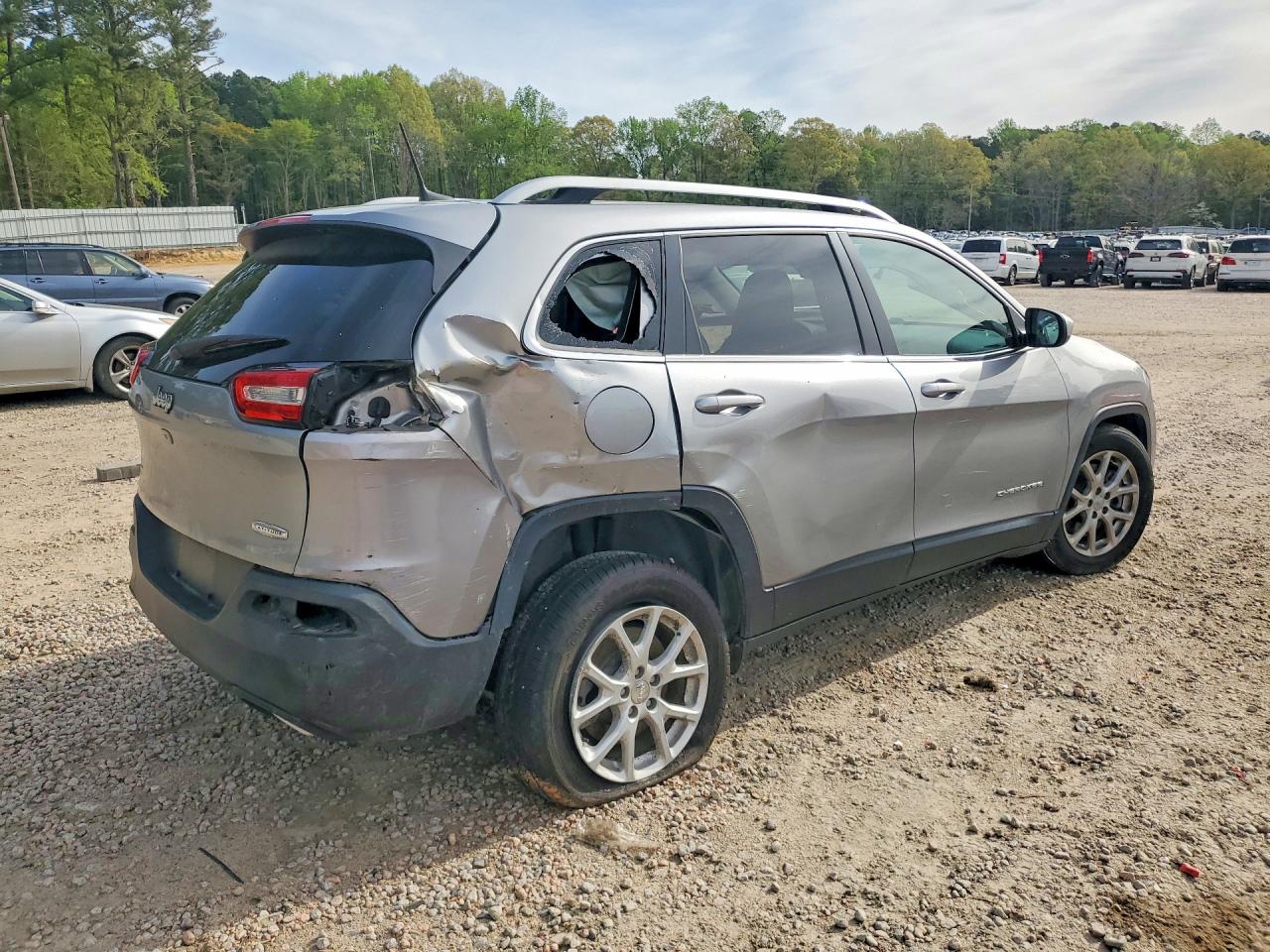 2017 JEEP CHEROKEE LATITUDE photo 5