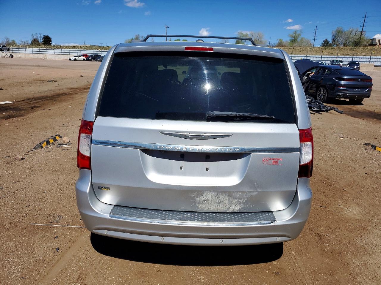 2011 CHRYSLER TOWN & COUNTRY TOURING photo 11